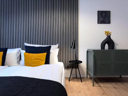 Pirna Apartment | Hip & Minimalist meets Historical Old Town