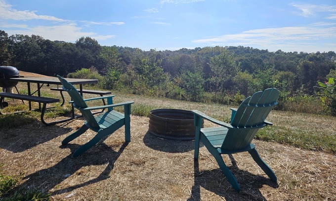 Logan RV Rental | Hocking Hills Store Campsite #1 (RV Site)