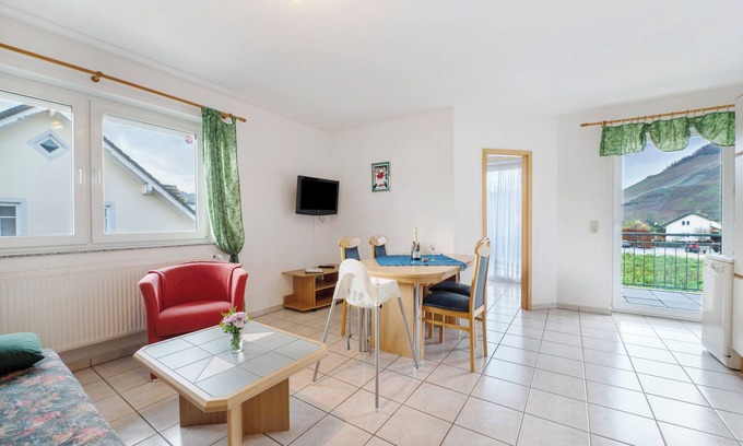 Thornich Apartment | Holiday Apartment 'Obelix' with Mountain View, Private Garden and Wi-Fi