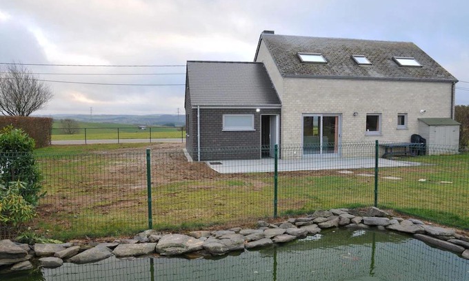 Bertogne House | Holiday home in Bertogne between meadows