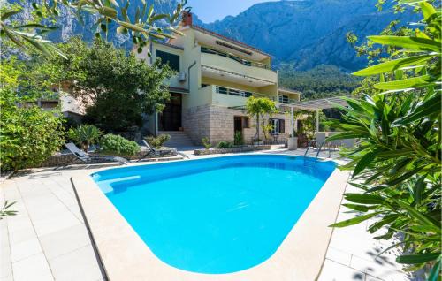 Veliko Brdo House | Holiday Home Veliko Brdo-Vrcani Bb Iii