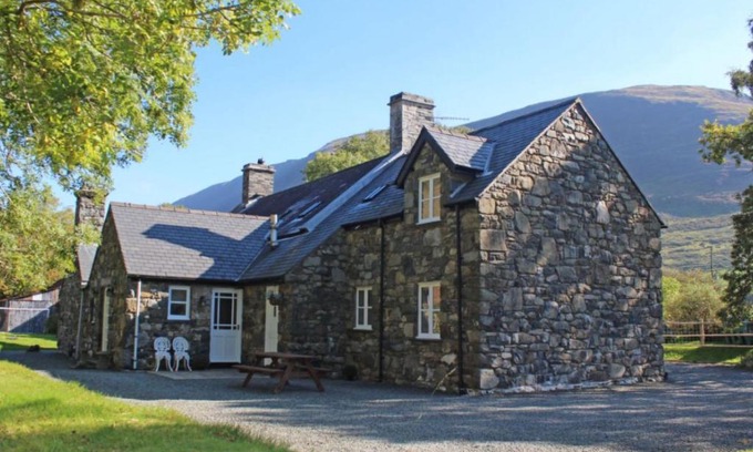 Tywyn House | Holiday Home Y Granar by Interhome