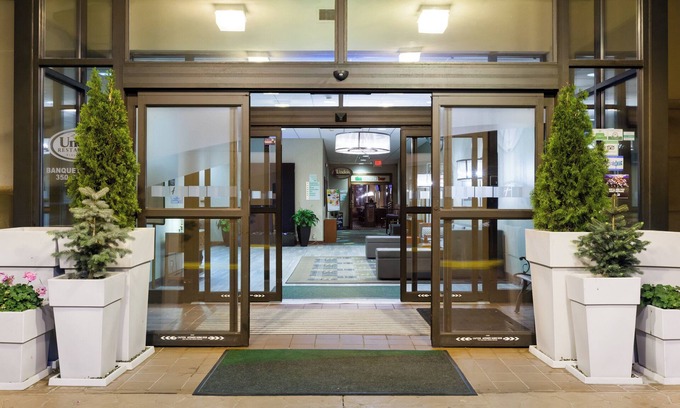 Colliers Hotel | Holiday Inn Weirton - Steubenville Area by IHG