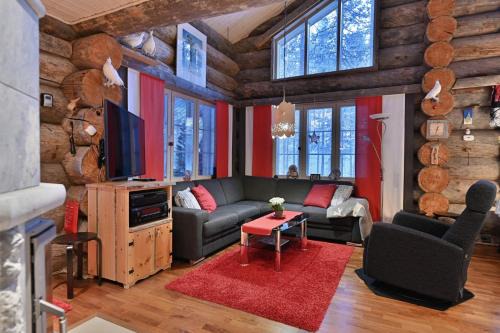 Sirkka House | Holiday Log Cabin Metsola