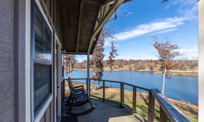 Muddy Pond Cabin | Holpps Pine Ridge Lake tiny house B
