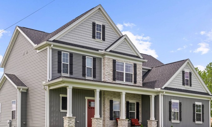 Rutland House | Home for 21 Near Ark - Ensuite Bathrooms - w/Pool!
