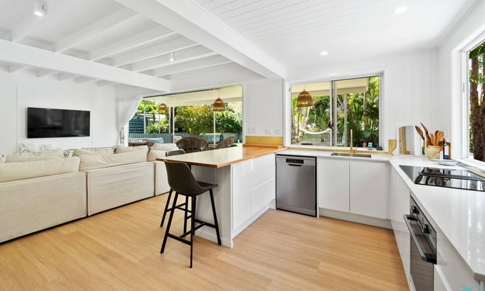 Point Lookout House | Home on Home by Discover Stradbroke