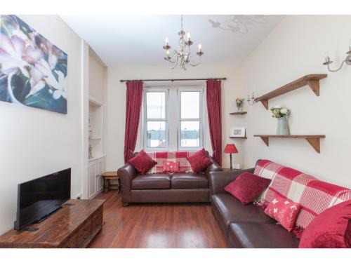 Bonnington Apartment | Homely Tenement for 2 near Botanic Gardens