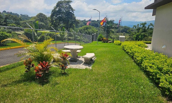 Turrucares House | HomePuraVidaconSaborCubano