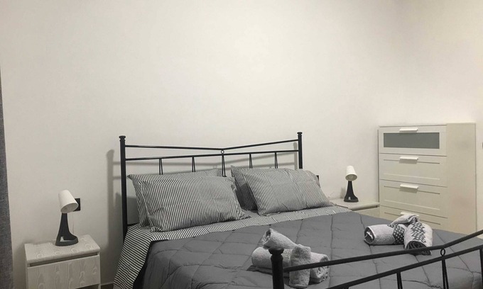 Ribera Apartment | Homerez - Apt in Ribera with mountain view