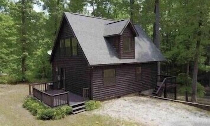 Iuka House | Hooters Hollow- Getaway cabin at Pickwick Lake