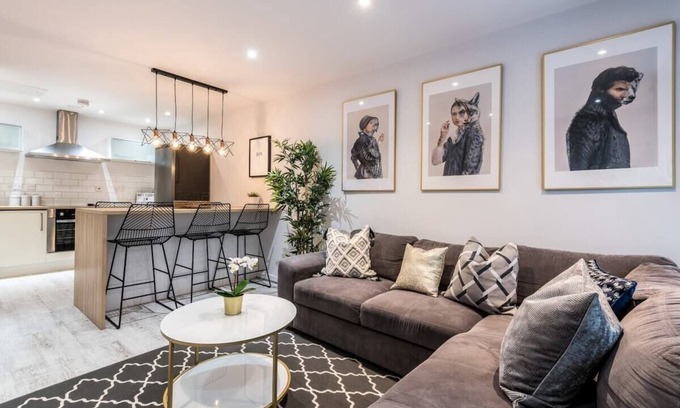 Baltic Triangle Apartment | Host & Stay | Baltic Balcony Apt