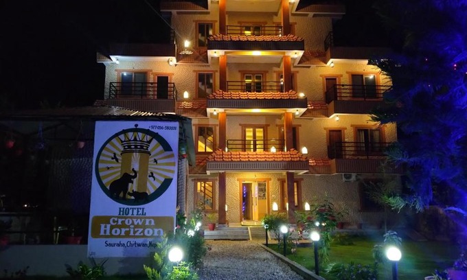 Sauraha Hotel | HOTEL CROWN HORIZON
