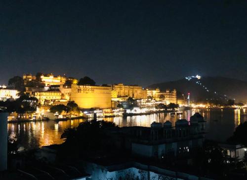Udaipur House | Hotel Nirvana Lakeside
