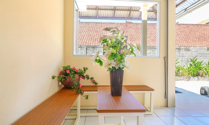 Downtown Kuta Hotel | Hotel O Nan Berlian Inn