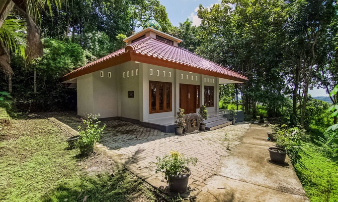 Ungaran Barat House | Hotel O Wisma Langen Werdhasih