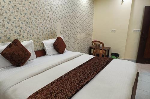 Paharganj Apartment | Hotel Shree Sai Dham Near New Delhi Railway Station, Paharganj