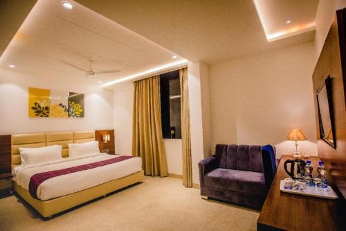 Agra Hotel | HOTEL TEN SQUARE - 5 Minutes from The Taj Mahal