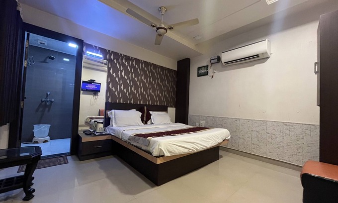 Mathura Hotel | Hotel Tushar Residency