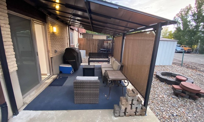 Holladay House | House/Duplex w/mountain views in Holladay. Mins away from outdoor recreation.