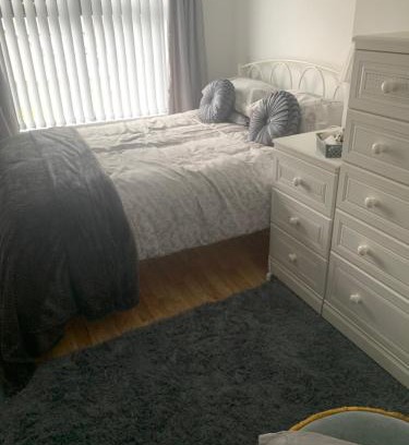 Larne House | House - Sleeps 4 with Cozy Fireplace