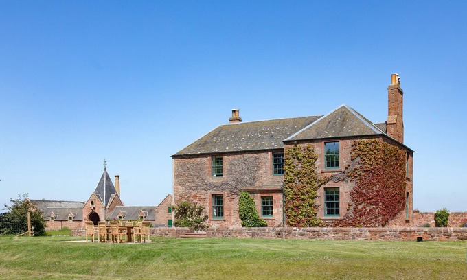 Haddington Other | Idyllic setting for large family get-togethers, groups of friends, and corporate retreats.