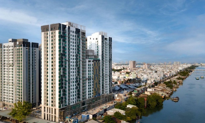 District 4 Condo | Imperial De La SoL District 4