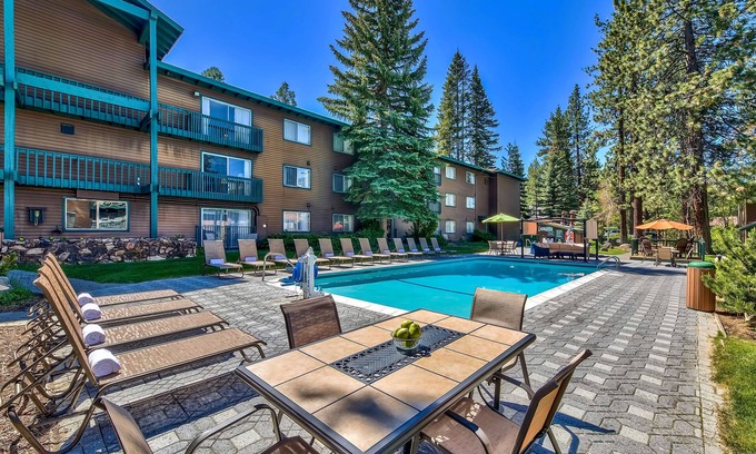 South Lake Tahoe Resort | In The Heart of it All! Just steps from the Heavenly Village! Free Breakfast!