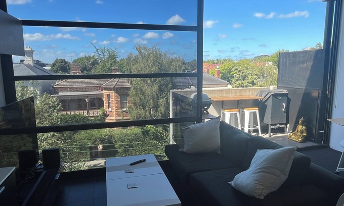 Windsor Apartment | In the middle of everything!