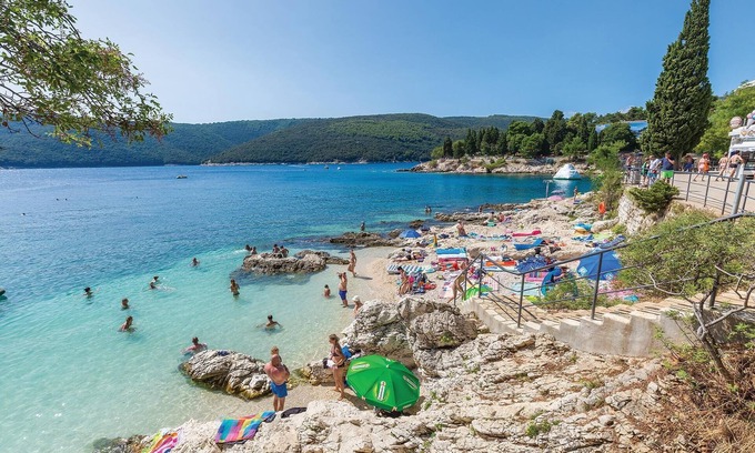 Vinez House | In the suburb of Labin awaits you this comfortable and cozy furnished vacation home.