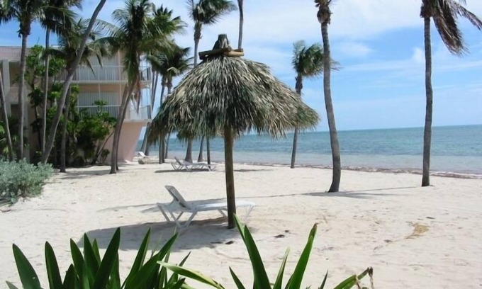 Layton Condo | INCREDIBLE PRICE! PVT OCEAN BEACH. Slps 6. 2 bth, Dock fishing, Tiki, htd pool