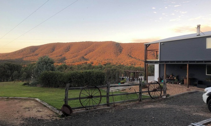 Walang House | Introducing Serenity Home: Your Escape Awaits. Just 15 Minutes from Bathurst CBD