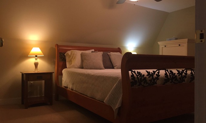 Adamsville House | John Dyer Loft offered by Sakonnet Farm & Stays