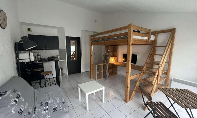 Nimes City Centre Apartment | Jolie Studio centre de Nimes