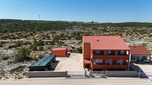 Razanac Apartment | Kameni Put