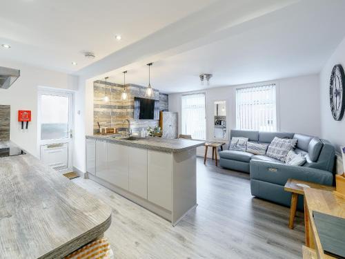 Thornton-Cleveleys House | Kays