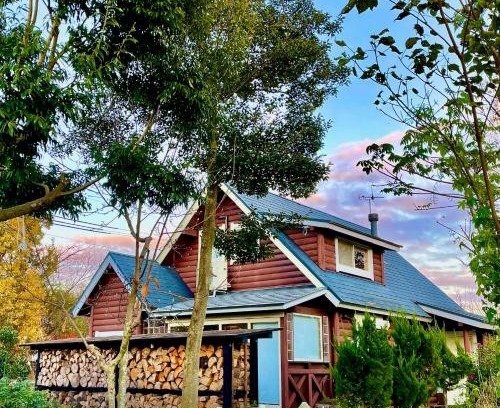 Imazu House | Kazenone Villa 風の音ヴィラ - A Stylish Forest Villa with Herb Garden & Cozy Fireplace