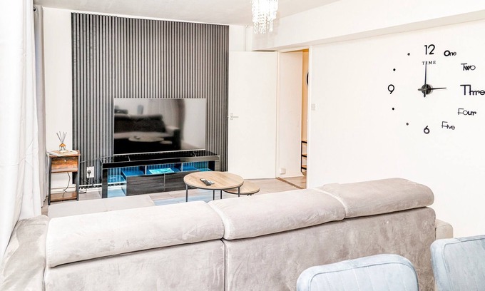 Norbiton Apartment | Kingston Duplex Apt Balcony, Parking & Wi-fi