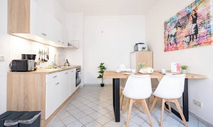 Altstadt Apartment | ★ Ko-Living IX at the Opera | Right in the center | Free WiFi | Up to 4 people ★