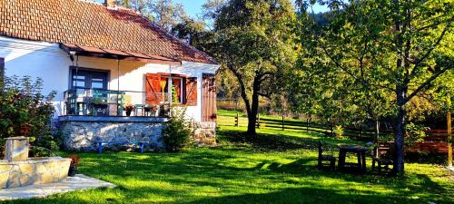 Central Serbia Villa | Kuća u planini T Polje Subjel