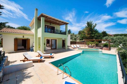 Meganisi Villa | Kyknos by Vintage Travel