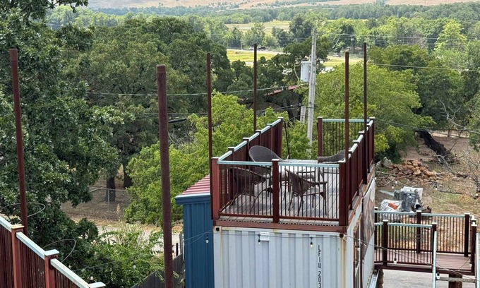 Medicine Park Apartment | L2 Village Vista SkyStack—Rooftop Patio View Sleeps 7
