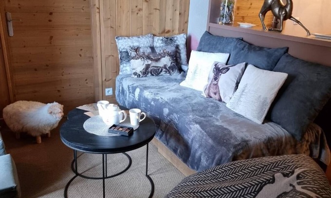 Risoul Apartment | La Bergerie d'Antarès -Superb Apartment located in Residence 4 * Swimming pool-44m2