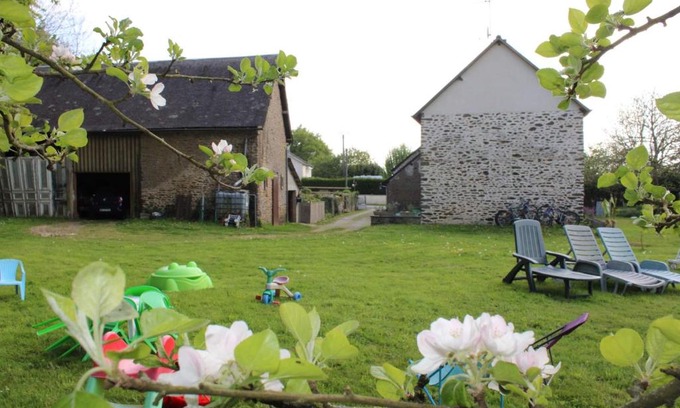 La Chapelle-au-Riboul House | La lavandiere