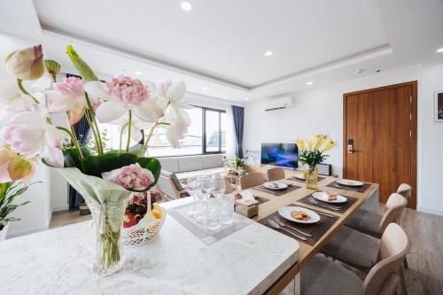 Quang An Apartment | Label6 Coliving Rooftop Lakeview