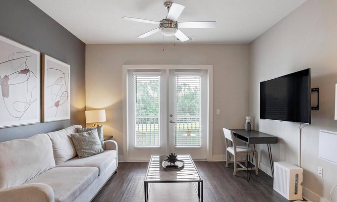 Woodburn Apartment | Landing | Amazing 2BD, Pool, Gym