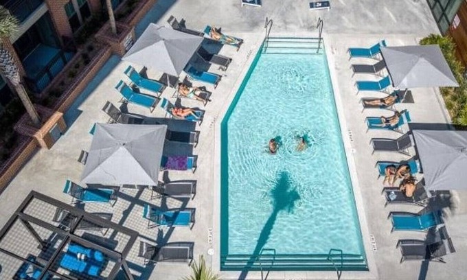 Westside Apartment | Landing at Caroline Apartments - 1 Bedroom in Westside