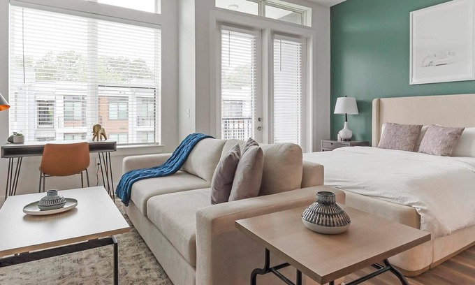 East Side Apartment | Landing at Ella Apartments - Studio in Atlanta