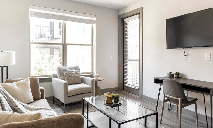 McKinney Apartment | Landing | Modern 1BD, Pool, Clubhouse