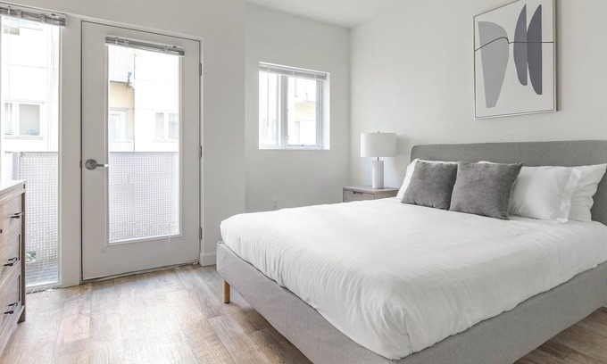 Pearl District Apartment | Landing | Stunning Studio, Courtyard, Gym